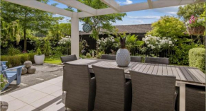 Idyllic Tui
